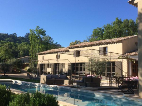  Une Sieste en Luberon  Боньё